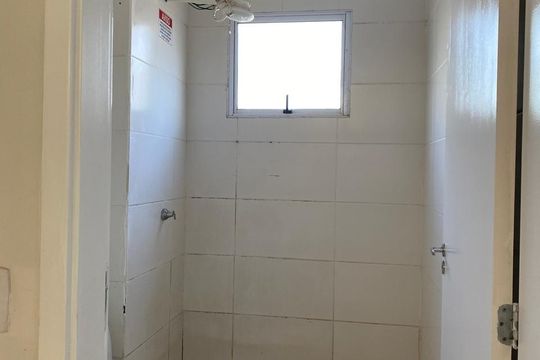 Banheiro de apartamento para alugar com 2 quartos, 45m² em Jardim Itau, Ribeirão Preto