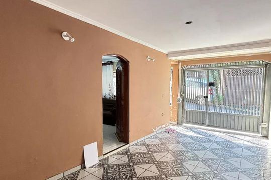 Garagem de casa à venda com 3 quartos, 150m² em Vila Luzita, Santo André