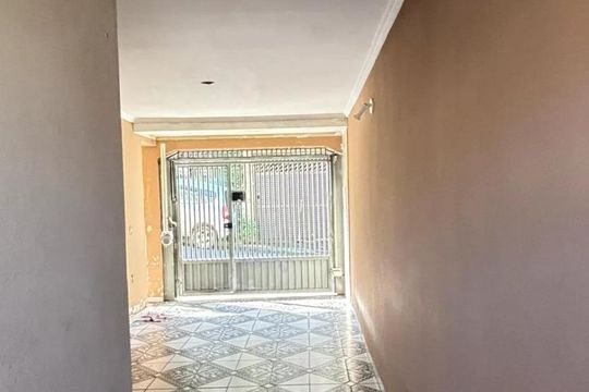 Garagem de casa à venda com 3 quartos, 150m² em Vila Luzita, Santo André