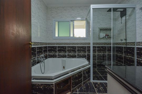 Banheiro da Suíte de casa para alugar com 3 quartos, 271m² em Interlagos, São Paulo