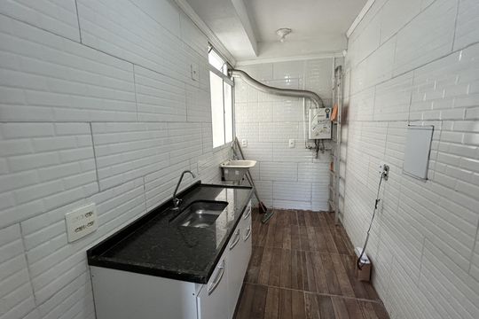 Cozinha de apartamento para alugar com 2 quartos, 44m² em Cavalcanti, Rio de Janeiro
