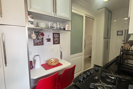 Cozinha de apartamento à venda com 3 quartos, 120m² em Vila Mangalot, São Paulo