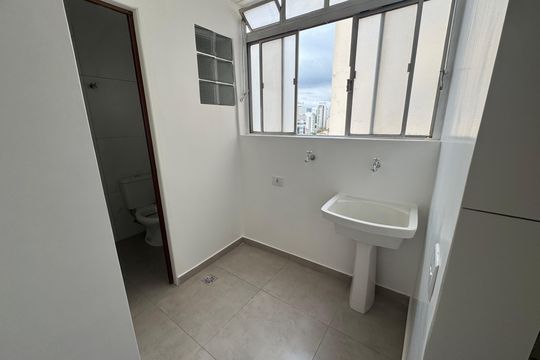 Área de serviço de apartamento à venda com 3 quartos, 79m² em Água Branca, São Paulo