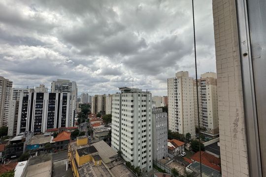 Vista da janela de apartamento à venda com 3 quartos, 79m² em Água Branca, São Paulo