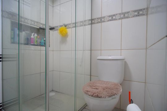 Banheiro de casa à venda com 3 quartos, 89m² em Santos Dumont, São Leopoldo