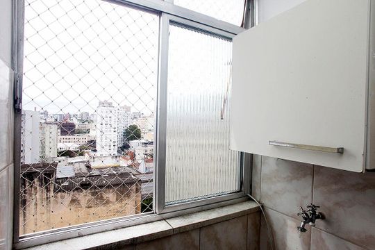 Cozinha + Área de Serviço de apartamento à venda com 3 quartos, 80m² em Centro Histórico, Porto Alegre