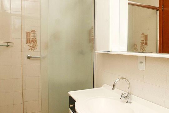 Banheiro de apartamento à venda com 3 quartos, 80m² em Centro Histórico, Porto Alegre