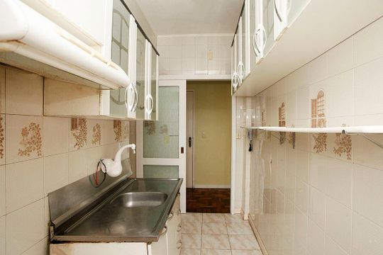 Cozinha + Área de Serviço de apartamento à venda com 3 quartos, 80m² em Centro Histórico, Porto Alegre