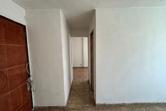 Corredor de apartamento para alugar com 1 quarto, 35m² em Pavuna, Nilópolis