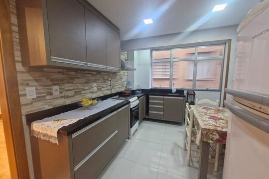 Cozinha de apartamento para alugar com 3 quartos, 98m² em Centro Histórico, Porto Alegre