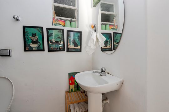 Lavabo de casa à venda com 3 quartos, 120m² em Vila Cordeiro, São Paulo