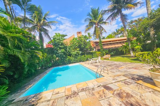 Casa para alugar com 5 quartos, 420m² em Balneario Praia do Pernambuco, Guarujá