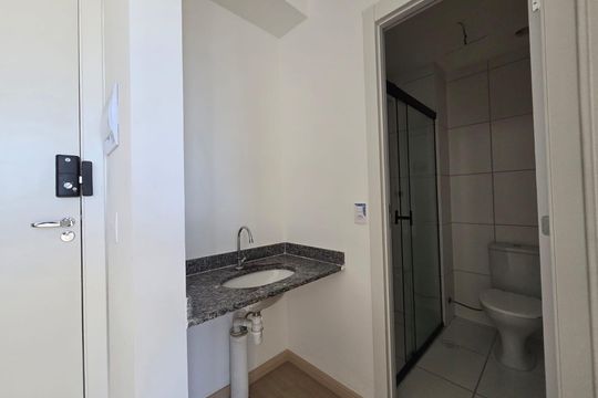 Banheiro Social  de apartamento à venda com 2 quartos, 34m² em Centro, Guarulhos