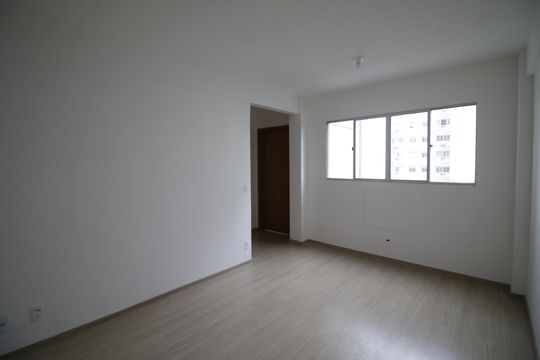Sala de apartamento para alugar com 2 quartos, 47m² em Taquara, Rio de Janeiro