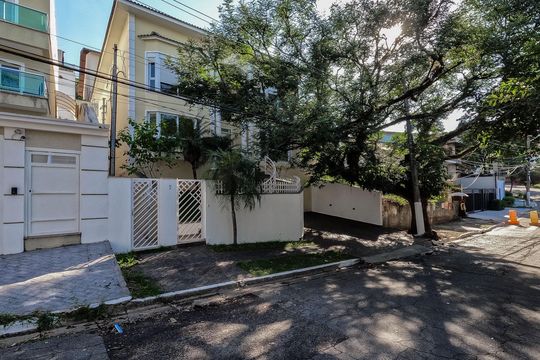 Casa à venda com 4 quartos, 520m² em City América, São Paulo