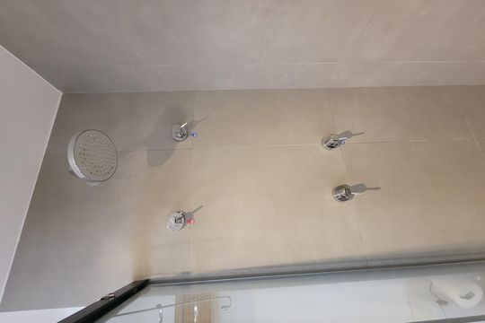 Banheiro de kitnet/studio à venda com 2 quartos, 16m² em Bela Vista, São Paulo