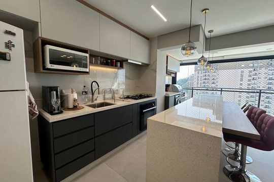 Cozinha de apartamento à venda com 2 quartos, 87m² em Tamboré, Barueri