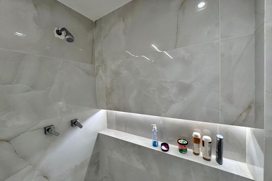 Suíte - Banheiro de apartamento à venda com 2 quartos, 71m² em Recreio dos Bandeirantes, Rio de Janeiro