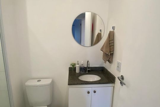 Banheiro de apartamento à venda com 2 quartos, 48m² em Padroeira, Osasco