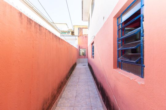 Corredor de casa à venda com 2 quartos, 150m² em Vila Santa Cruz (zona Leste), São Paulo
