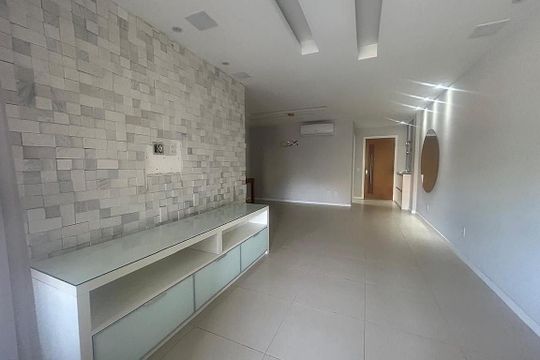 Apartamento à venda com 4 quartos, 128m² em Camboinhas, Niterói
