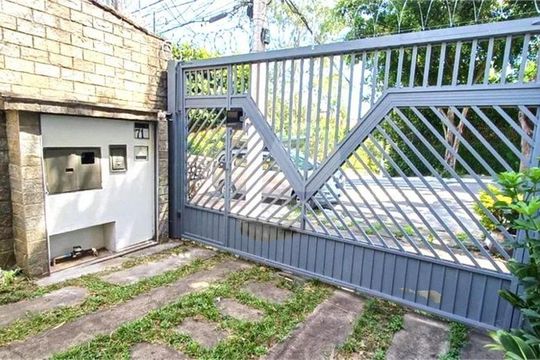 Casa à venda com 3 quartos, 360m² em Parque Cruzeiro do Sul, São Paulo