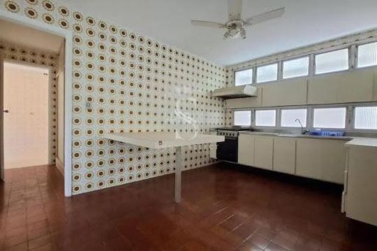 Casa à venda com 3 quartos, 306m² em Jardim Leonor, São Paulo