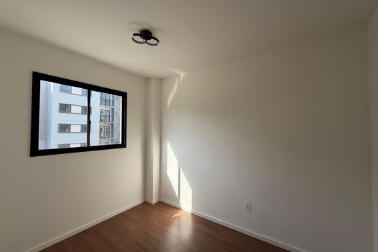 Quarto 2 de apartamento para alugar com 2 quartos, 46m² em Barra Olímpica, Rio de Janeiro