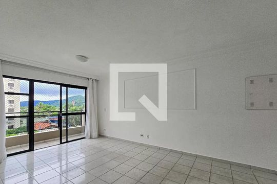 Apartamento para alugar com 2 quartos, 85m² em Jardim Las Palmas, Guarujá