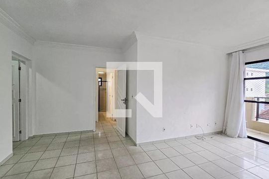 Sala de apartamento para alugar com 2 quartos, 85m² em Jardim Las Palmas, Guarujá