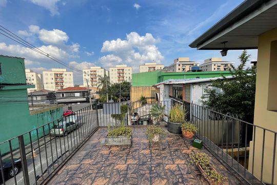 Varanda de casa à venda com 3 quartos, 125m² em Cidade São Francisco, São Paulo