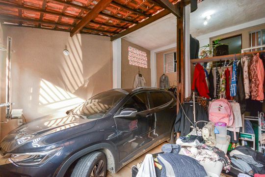 Garagem de casa à venda com 3 quartos, 250m² em Jardim Maria Rita, São Paulo