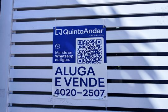 Plaquinha de apartamento para alugar com 2 quartos, 45m² em Recreio dos Bandeirantes, Rio de Janeiro