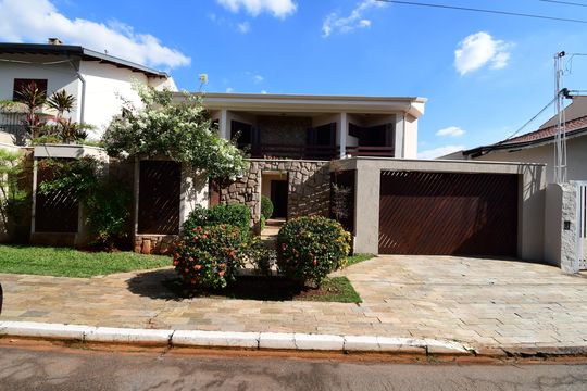Fachada de casa de condomínio à venda com 4 quartos, 381m² em Jardim Chapadao, Campinas