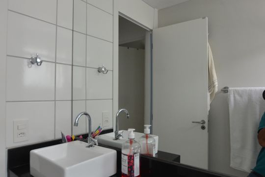 Banheiro de apartamento à venda com 2 quartos, 55m² em Taquara, Rio de Janeiro