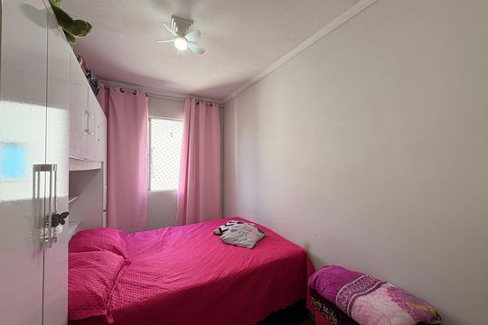 Quarto 1 de apartamento para alugar com 2 quartos, 49m² em Cidade São Jorge, Santo André