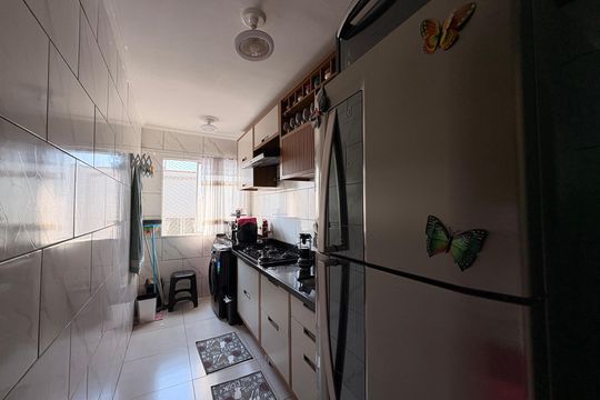Cozinha  de apartamento para alugar com 2 quartos, 49m² em Cidade São Jorge, Santo André