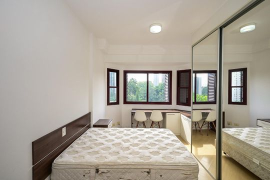 Quarto de apartamento à venda com 1 quarto, 55m² em Vila Suzana, São Paulo