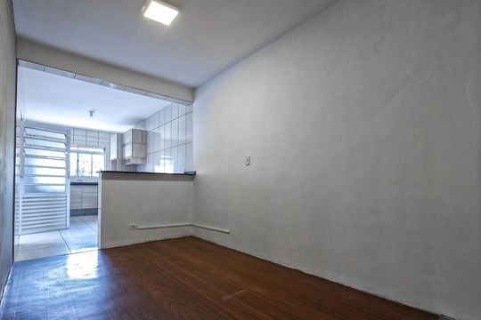 Casa para alugar com 2 quartos, 110m² em Parque Pan Americano, São Paulo