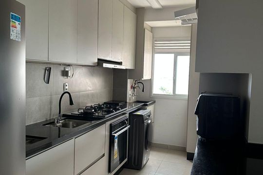 Cozinha de apartamento à venda com 3 quartos, 70m² em Fazenda Santa Cândida, Campinas