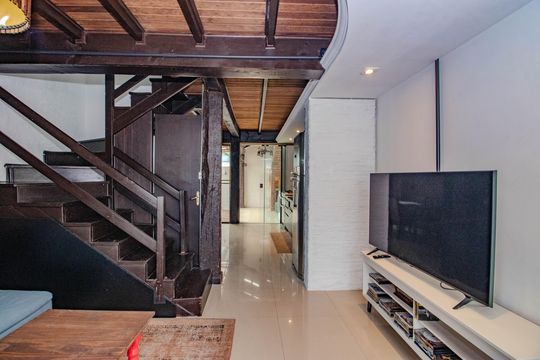 Sala de casa de condomínio para alugar com 2 quartos, 110m² em Humaitá, Porto Alegre