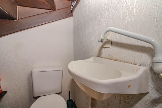 Lavabo de casa de condomínio para alugar com 2 quartos, 110m² em Humaitá, Porto Alegre