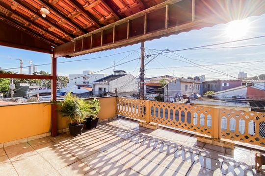Varanda de casa à venda com 3 quartos, 200m² em Vila Ré, São Paulo