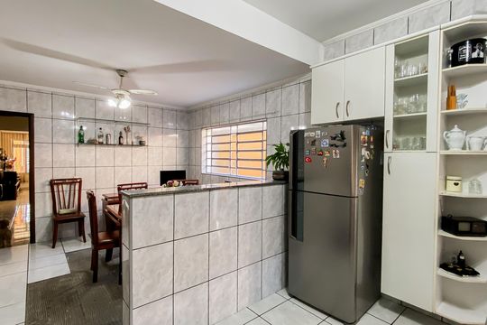 Cozinha de casa à venda com 3 quartos, 200m² em Vila Ré, São Paulo