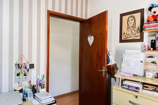 Quarto 1 de casa à venda com 3 quartos, 200m² em Vila Ré, São Paulo