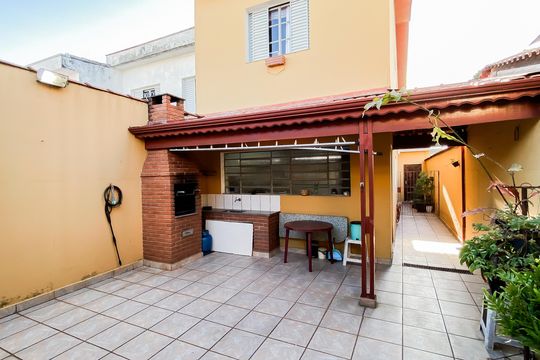Quintal de casa à venda com 3 quartos, 200m² em Vila Ré, São Paulo