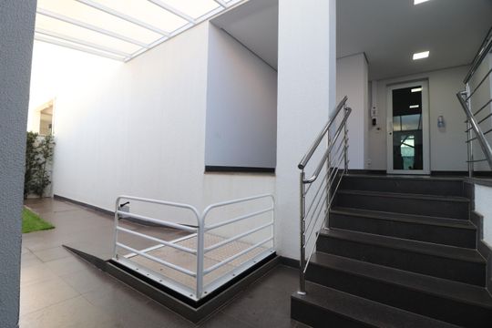 Elevador cadeirante de apartamento para alugar com 2 quartos, 73m² em Santa Mônica, Uberlândia