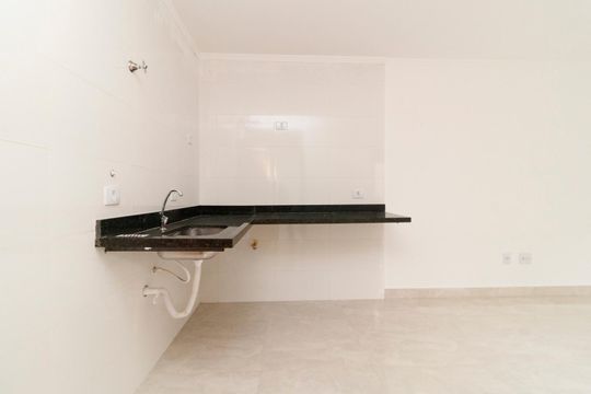 Cozinha de apartamento à venda com 2 quartos, 45m² em Vila Rosa, São Paulo