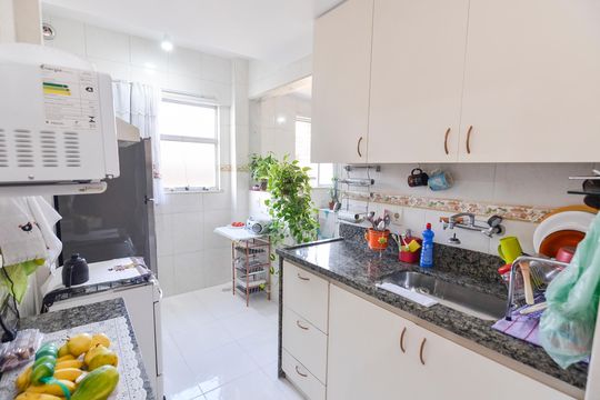 Cozinha de apartamento para alugar com 2 quartos, 71m² em Andaraí, Rio de Janeiro