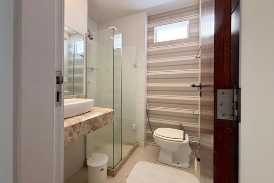 Banheiro social de apartamento para alugar com 2 quartos, 88m² em Copacabana, Rio de Janeiro